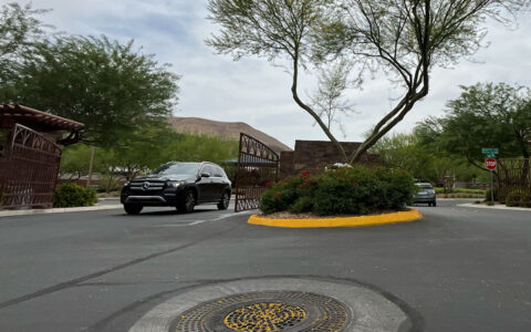 BUILD_Midphotos__0005_Layer 10